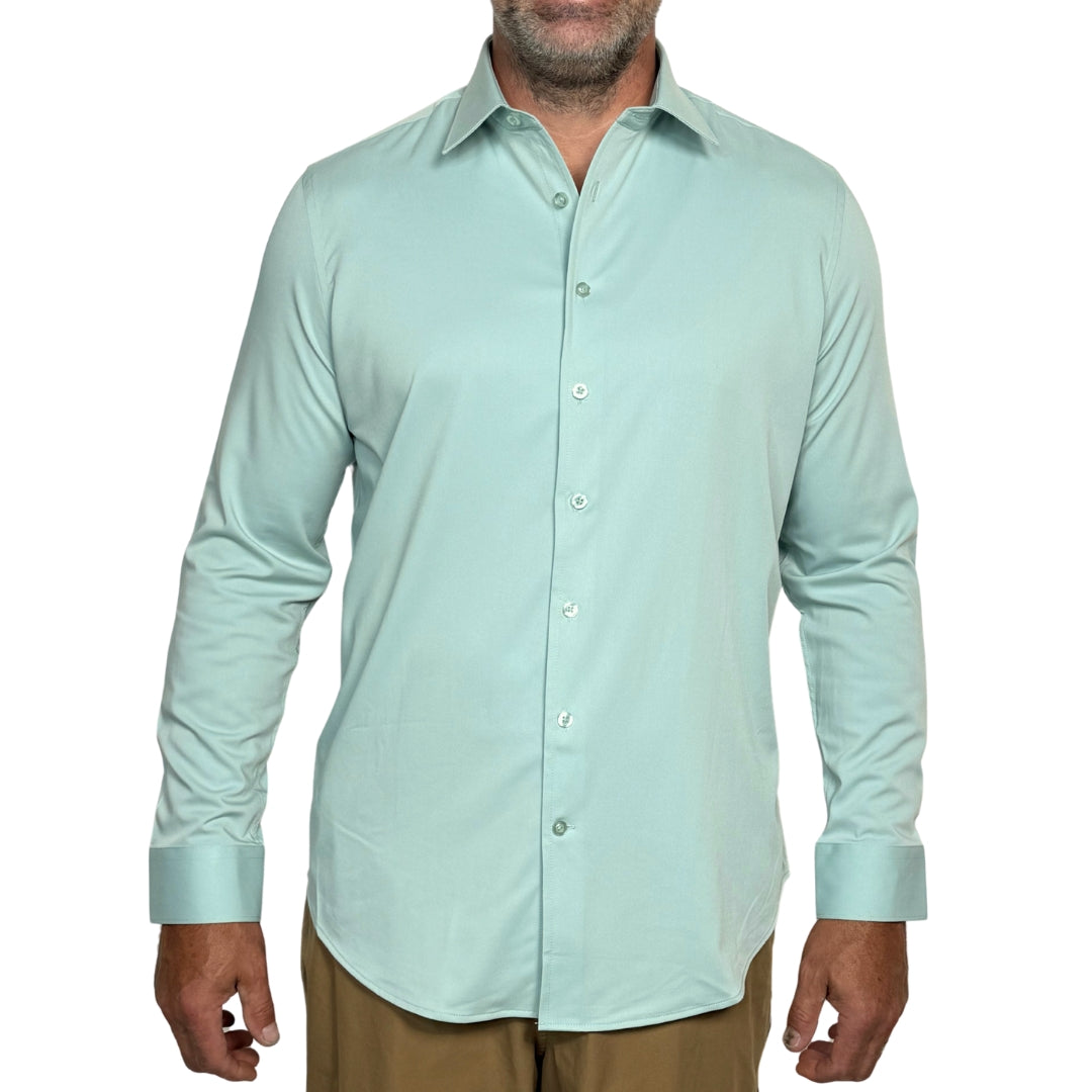 Laid-back weekend look in a light green shirt with structure,  goTIELESS for effortless confidence
