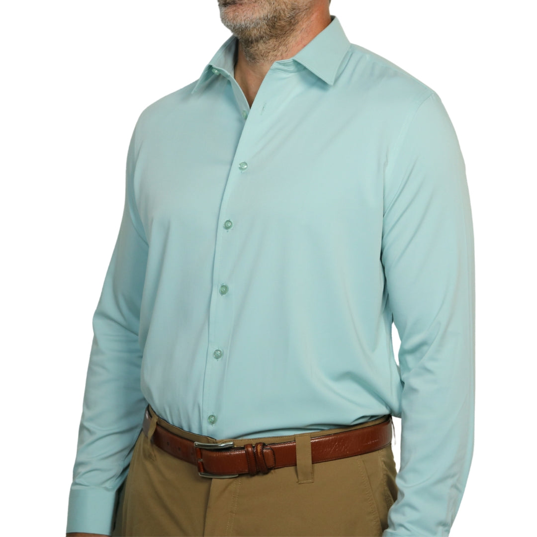 Convertible cuffs and easy-care fabric in light green goTIELESS shirt, modern fit for modern men